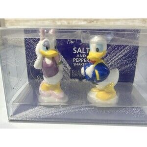 Disney Showcase Collection Donald & Daisy Duck Salt & Pepper Shakers Paul Cardew